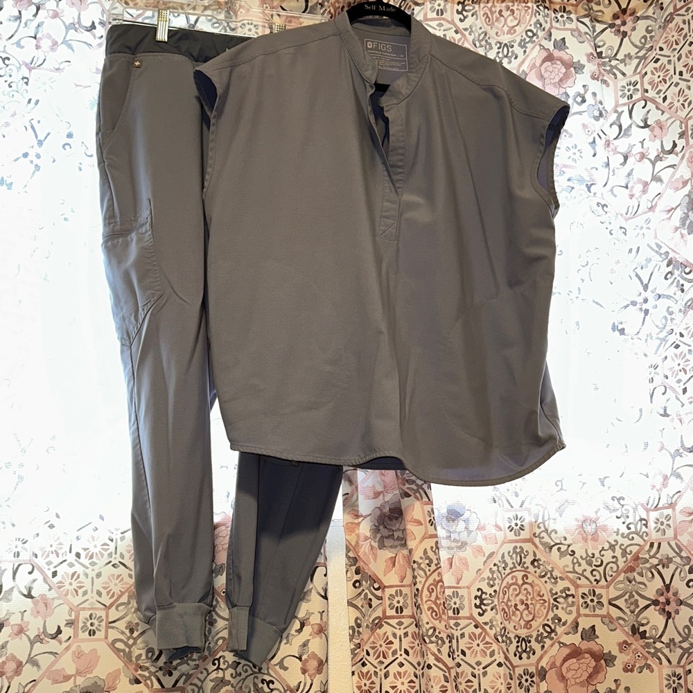 Vapor Blue Figs Scrub Set XL